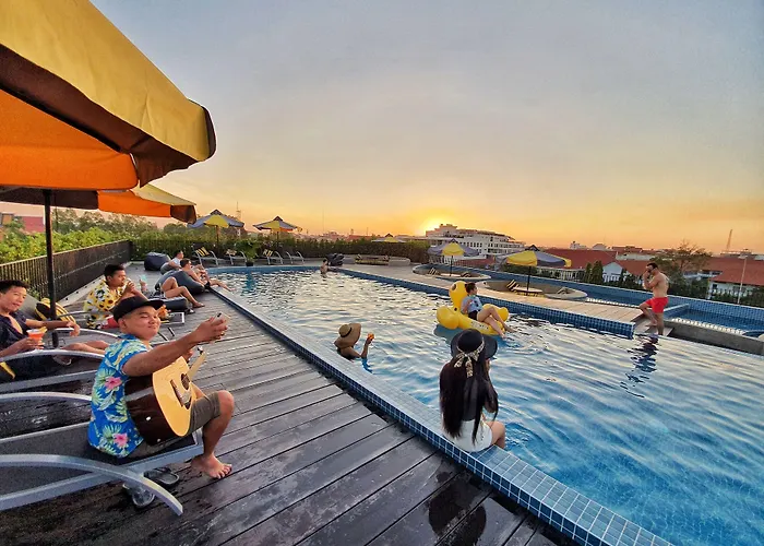 The Twizt - Lifestyle Hostel & Hotel Siem Reap